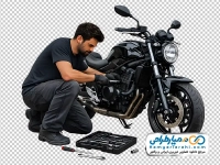 تصویر با کیفیت مرد تعمیرکار در حال تعمیر موتور سیکلت